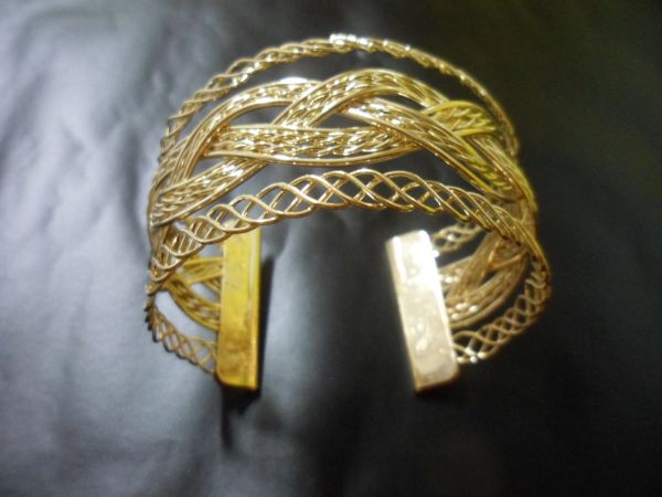 PS009 - Pulseira Enlace Dourada